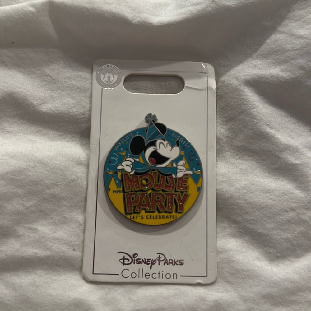 Disney Official - Mouse Party mickey pin